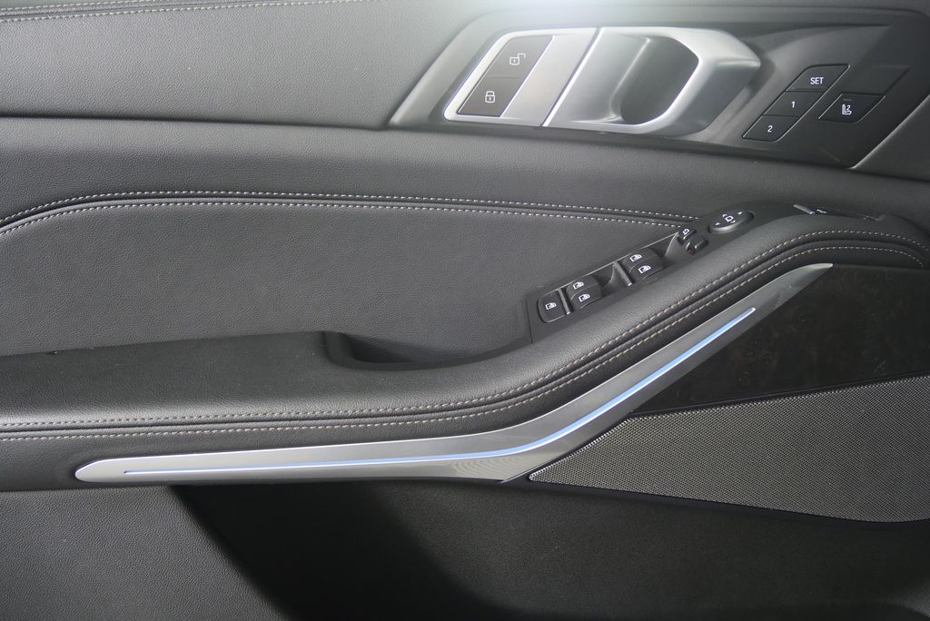 Thumbnail: 2024 BMW X5 - 8
