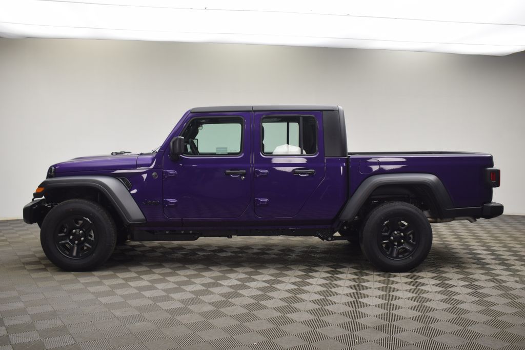 new 2026 Jeep Gladiator car, priced at $42,034