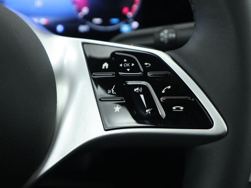 Thumbnail: 2025 Mercedes-Benz GLB - 12