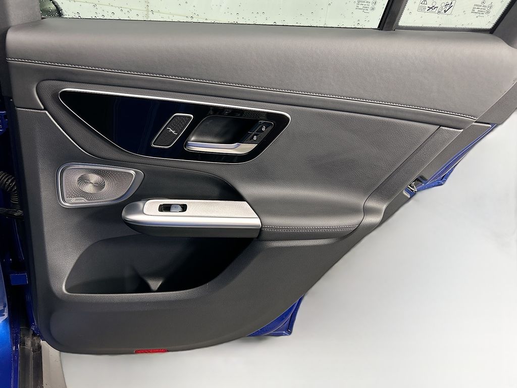 Thumbnail: 2025 Mercedes-Benz GLC - 26