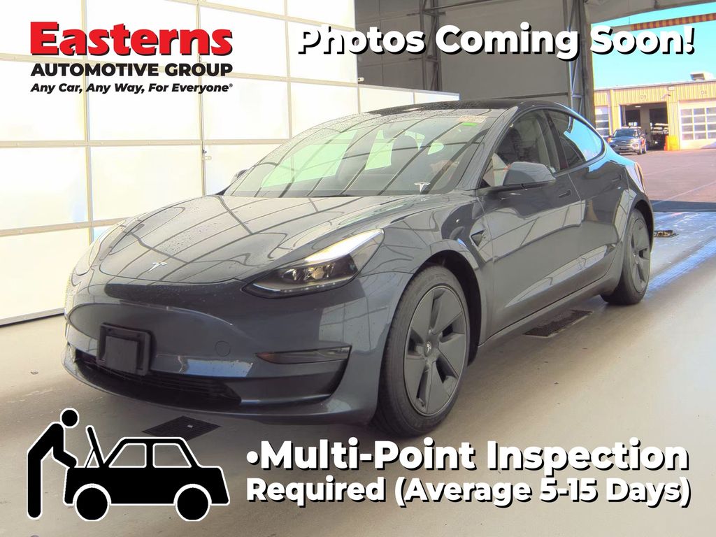 2022 Tesla Model 3 Standard Range Plus's photo