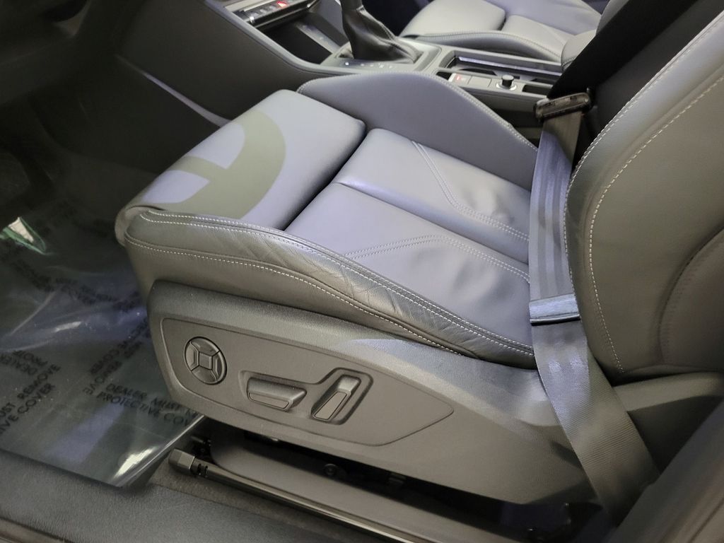 Thumbnail: 2023 Audi Q3 - 24