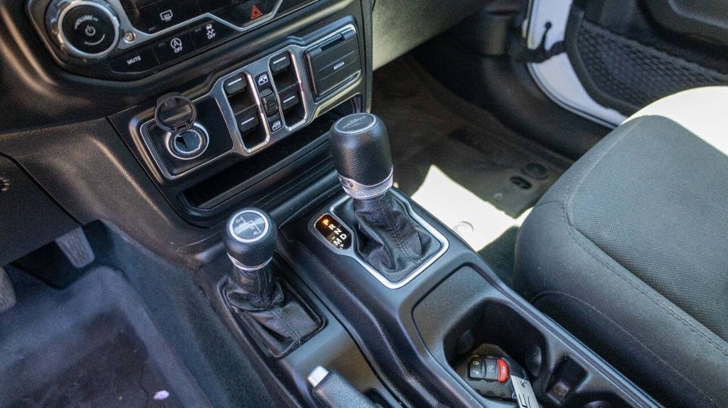 Used 2023 Jeep Gladiator Willys 4D Crew Cab