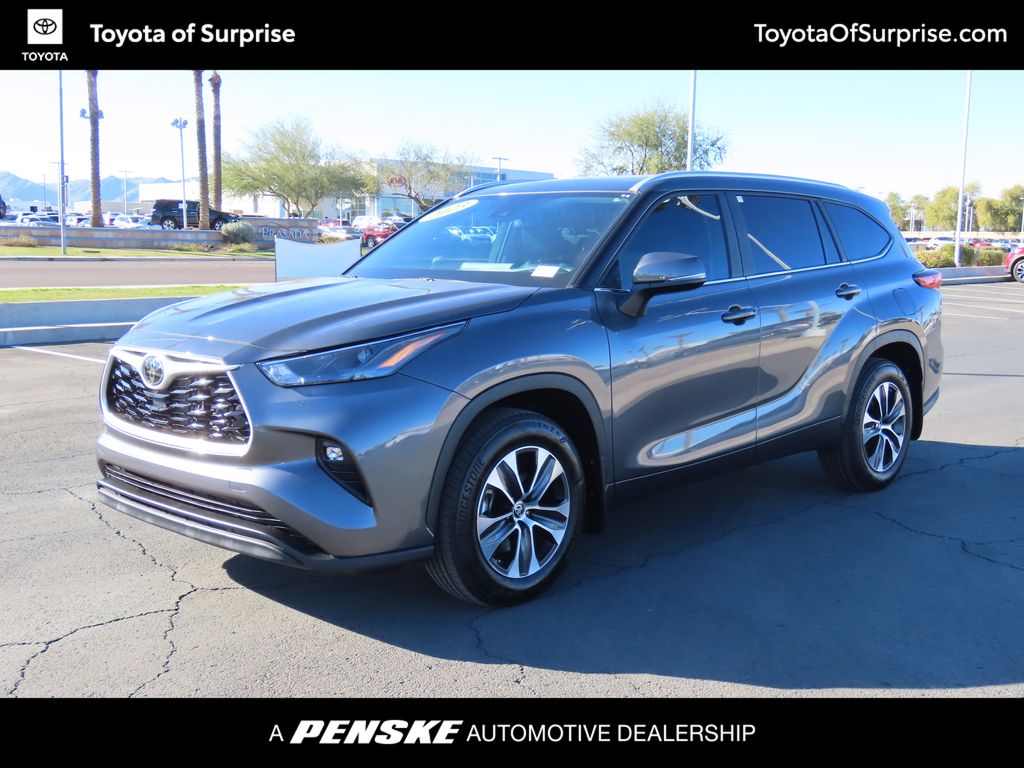 2023 Toyota Highlander XLE Hero Image