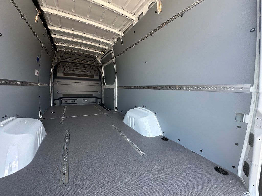 2024 Mercedes-Benz Sprinter 3500 Cargo 170 WB 22