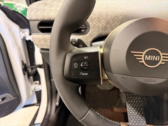 Thumbnail: 2025 MINI Cooper Hardtop - 12