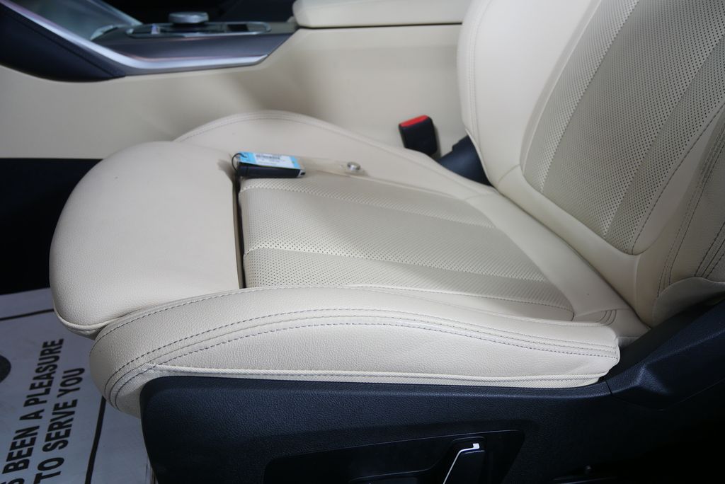 Thumbnail: 2025 BMW 4 Series - 11