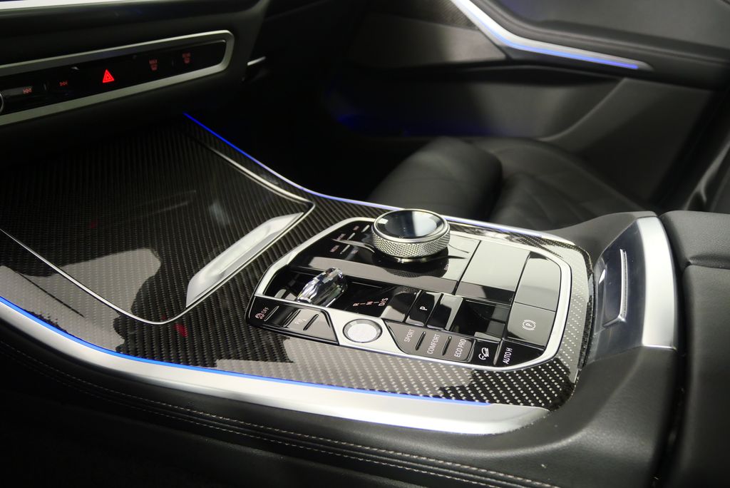 2024 BMW X5 M60i 25