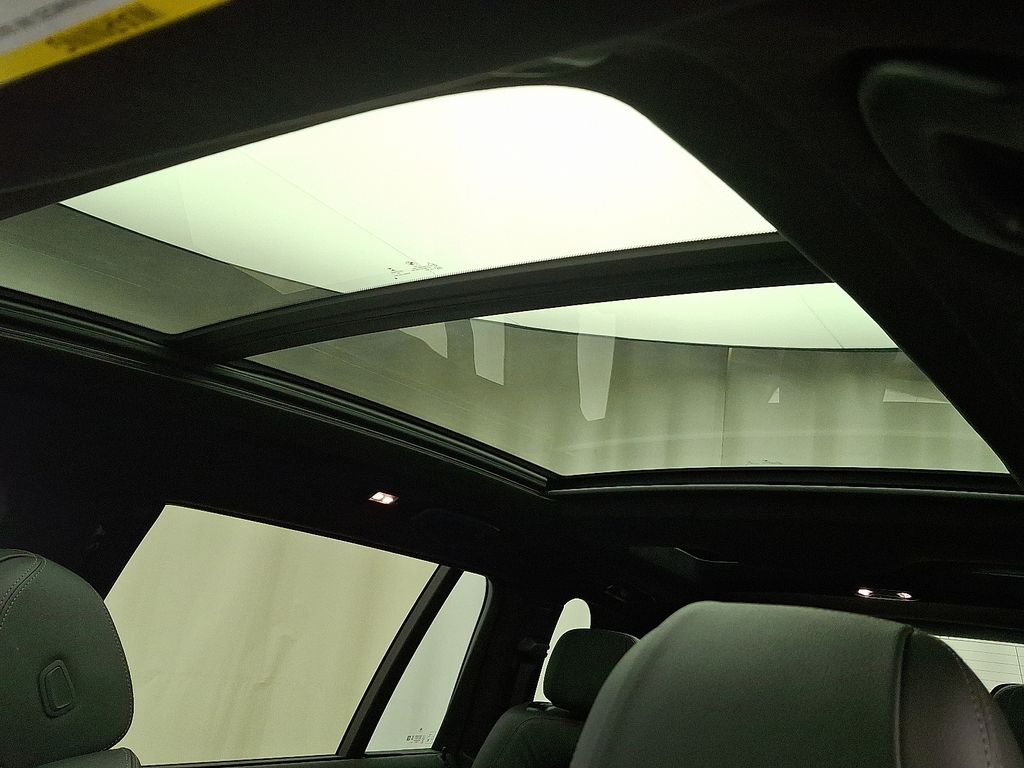 Thumbnail: 2021 BMW X7 - 17