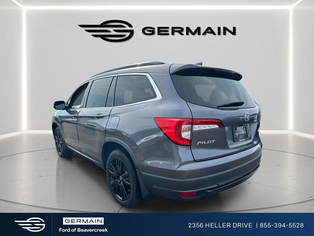 View vehicle photo 4