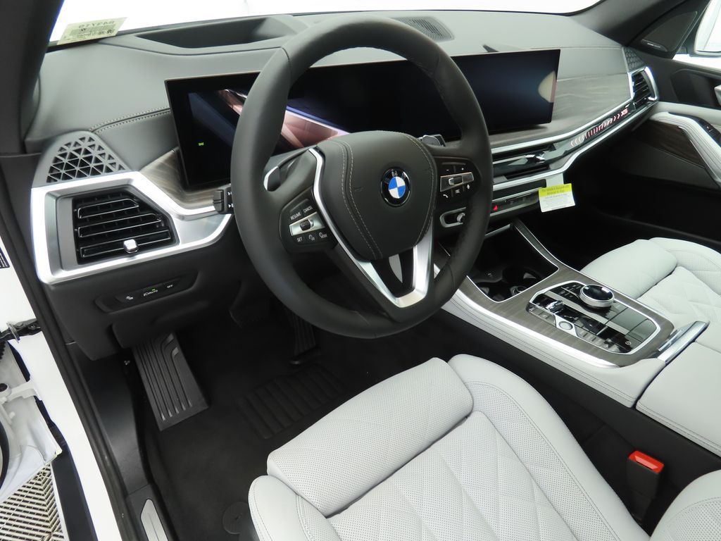 Thumbnail: 2026 BMW X5 - 9