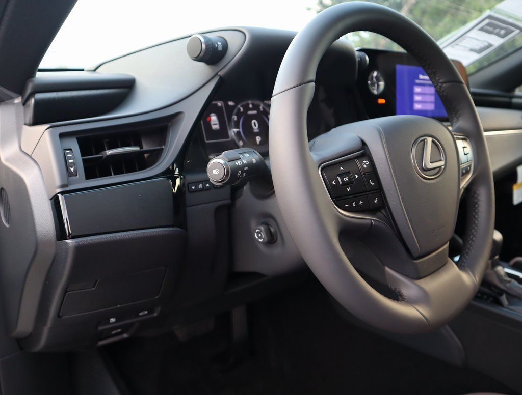 Thumbnail: 2025 Lexus ES - 30