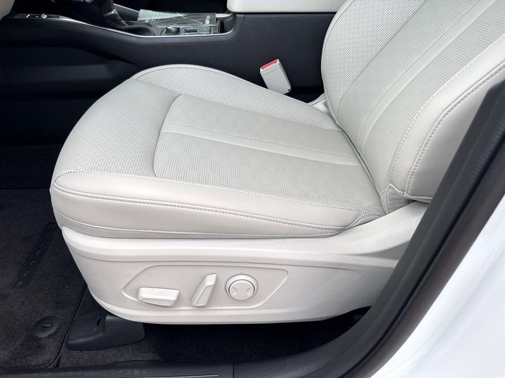 New 2026 White Kia EX image 17