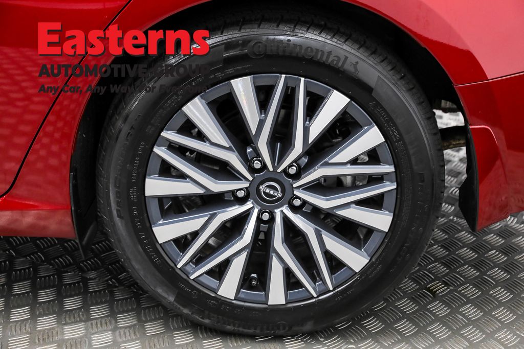 Used 2023 Red Nissan 2.5 SV image 32