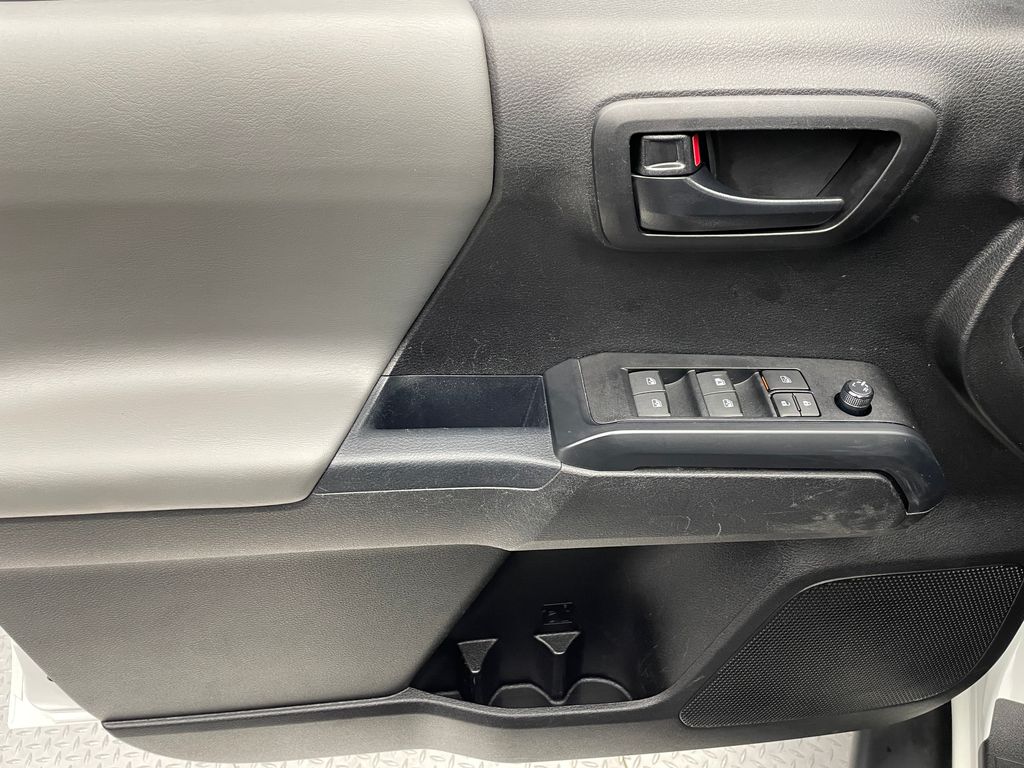 Thumbnail: 2021 Toyota Tacoma - 9