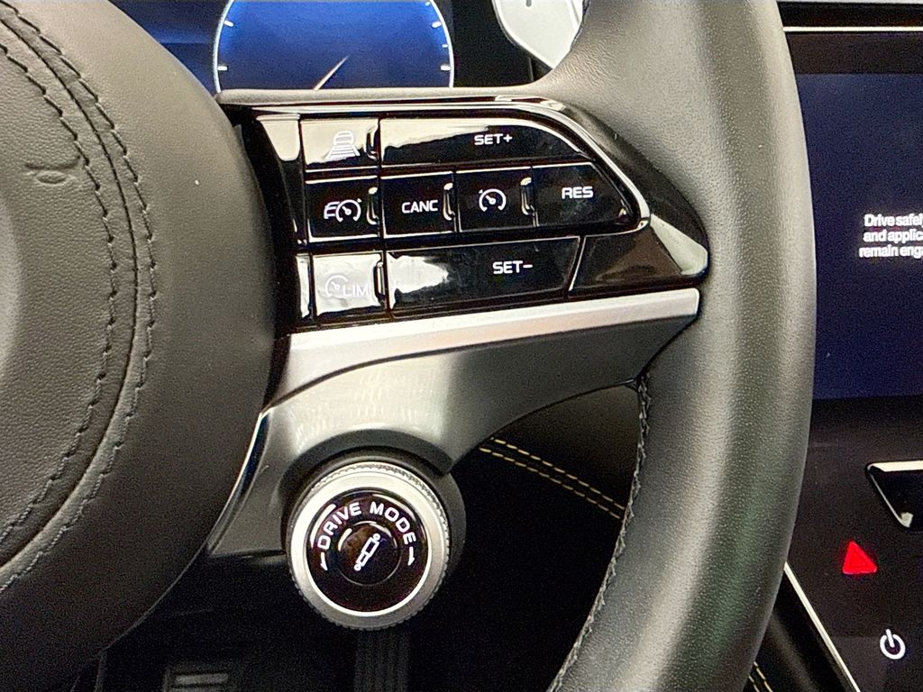 Thumbnail: 2023 Maserati Grecale - 12