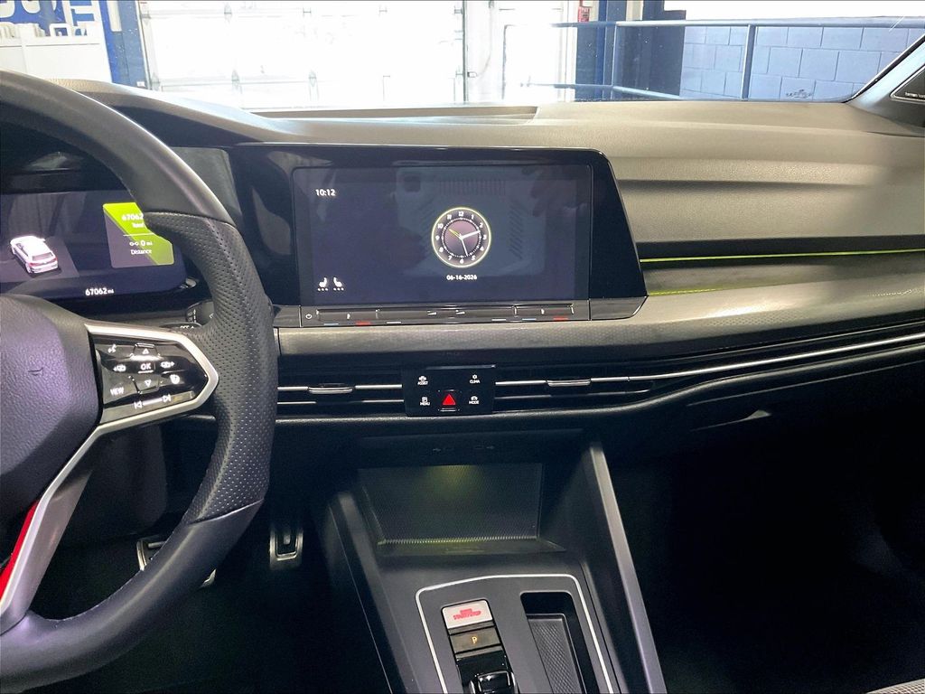 2022 Volkswagen Golf GTI — photo 18