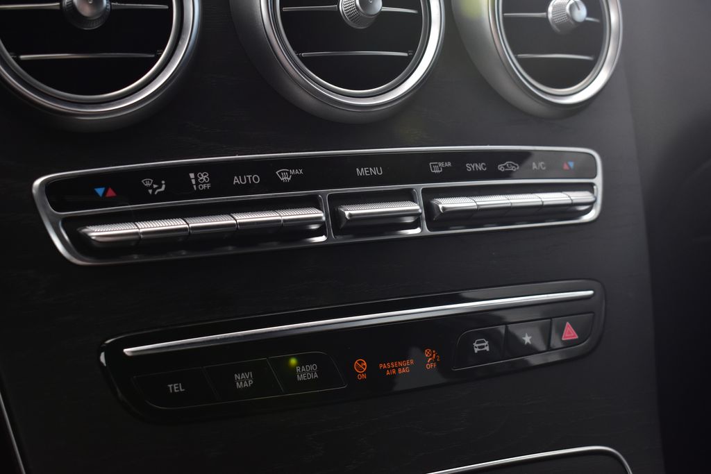 Thumbnail: 2023 Mercedes-Benz GLC - 20