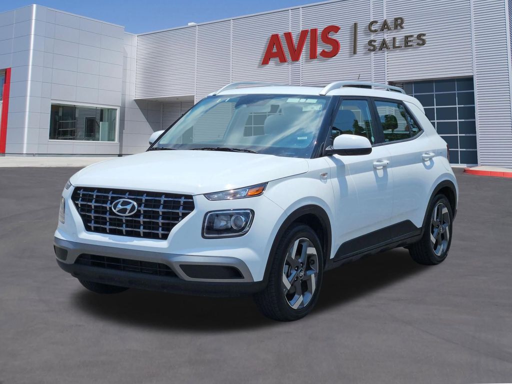 Lunar White 2025 Hyundai Venue SEL FWD SUV / Crossover Front-Wheel Drive Continuously Variable Transmission