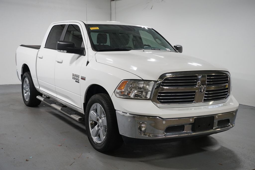Thumbnail: 2019 RAM 1500 Classic - 3