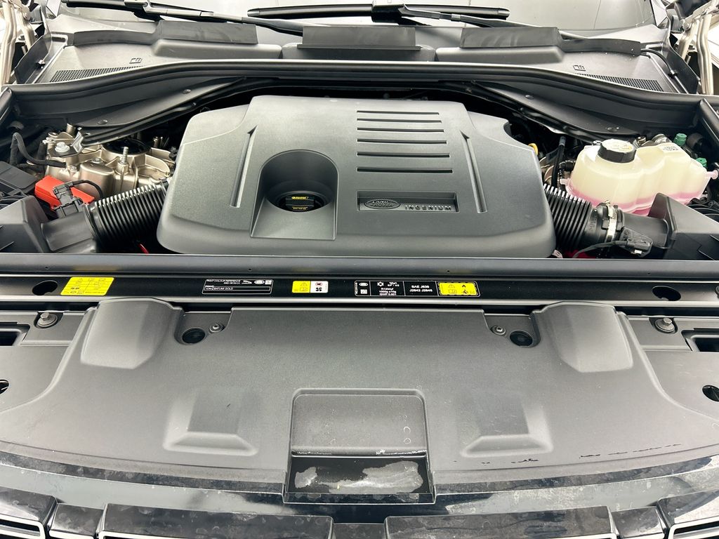 Thumbnail: 2026 Land Rover Range Rover - 28