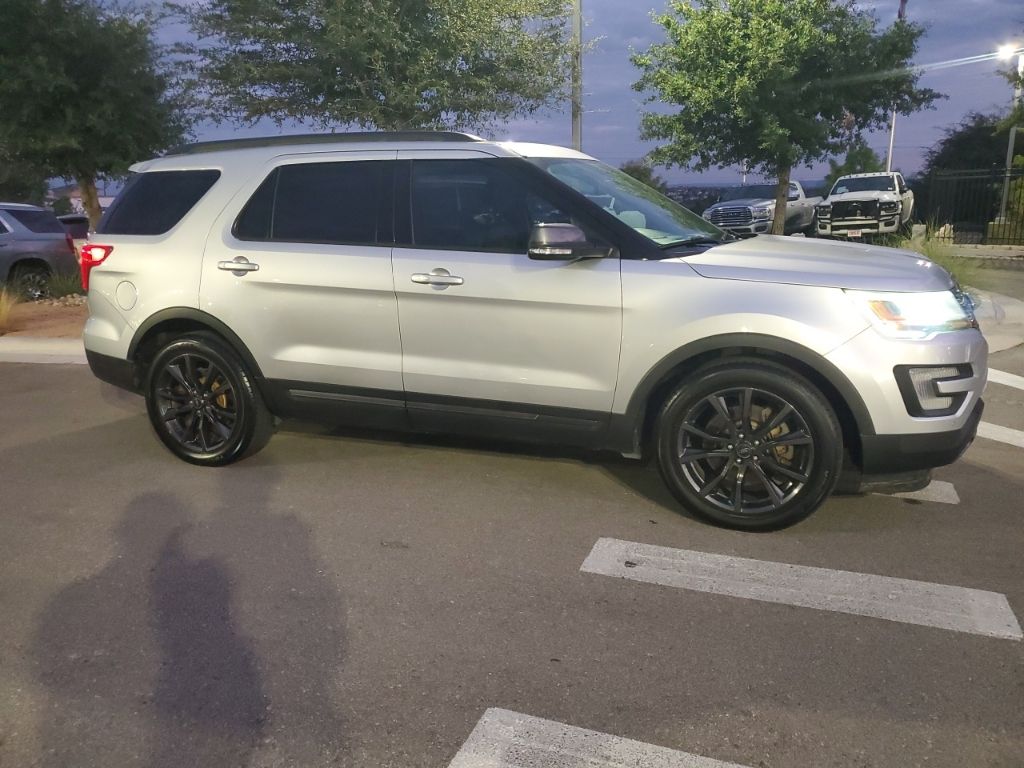 Used Car 2017 Ford Explorer  Xlt For Sale Under $20,000 In Austin, Texas