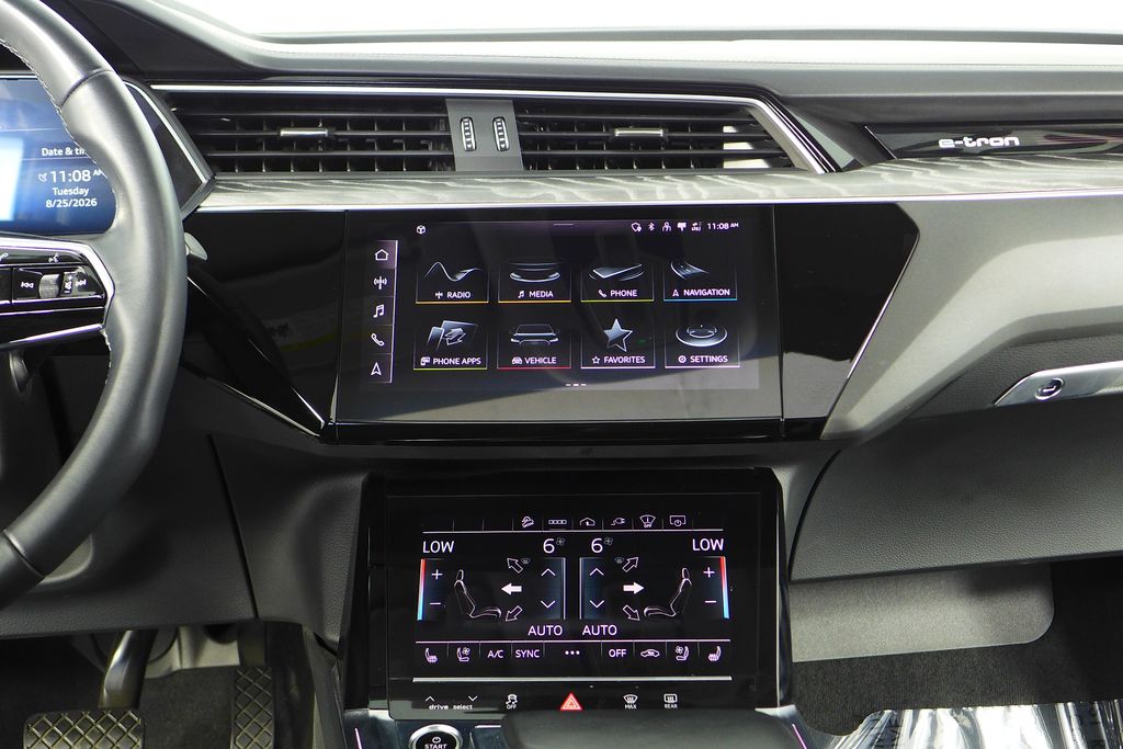 Thumbnail: 2022 Audi e-tron GT - 26