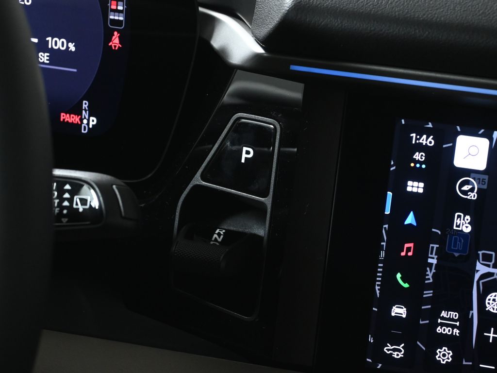 Thumbnail: 2026 Porsche Macan - 23