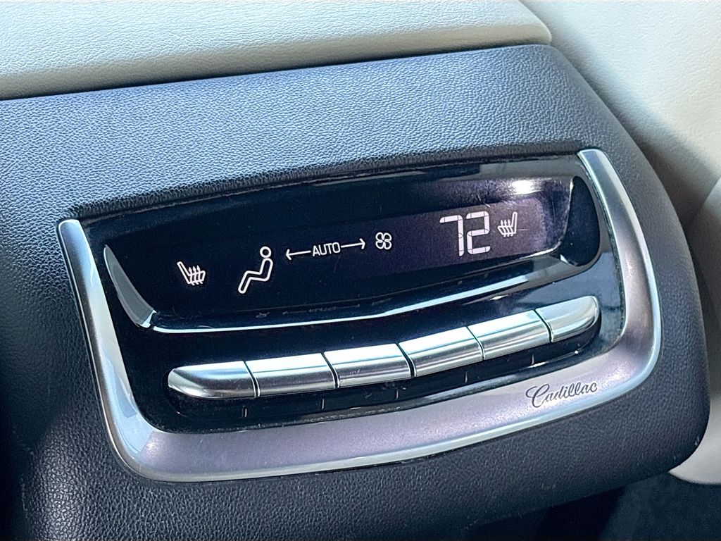 Used 2020 Gray Cadillac Sport image 27