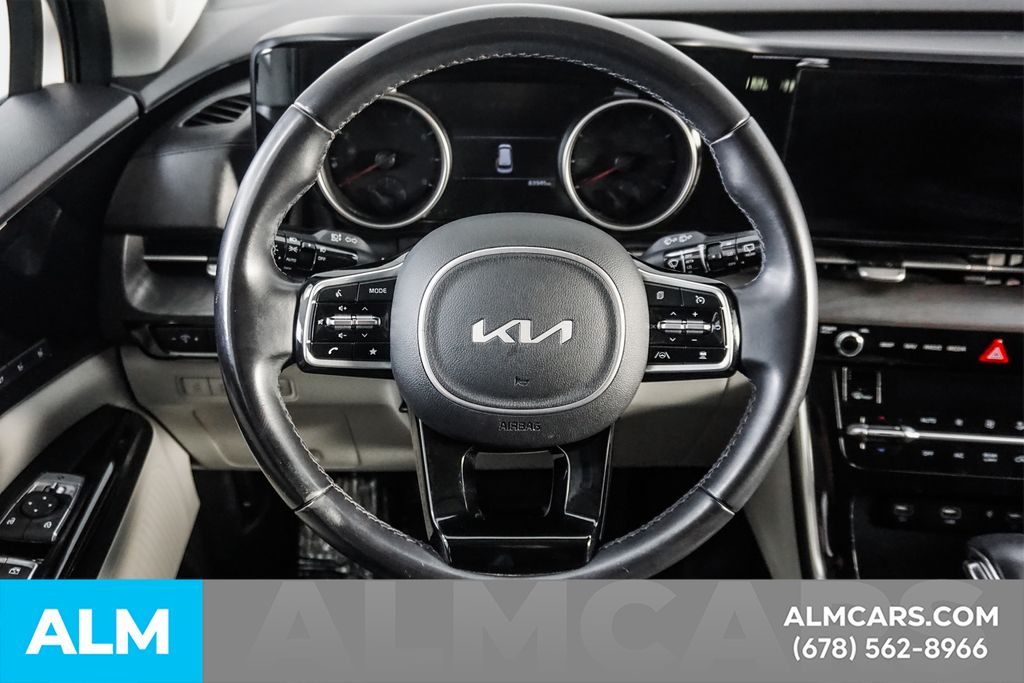 Used 2022 White Kia SX image 24