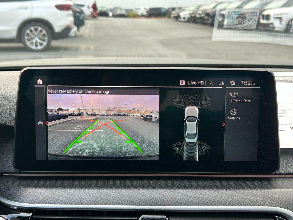 Thumbnail: 2022 BMW 5 Series - 23