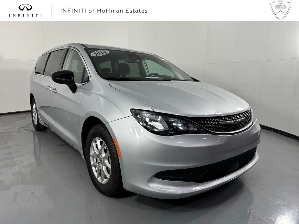 Silver Mist Clearcoat 2024 Chrysler Voyager LX FWD Minivan Front-Wheel Drive 9-Speed Automatic