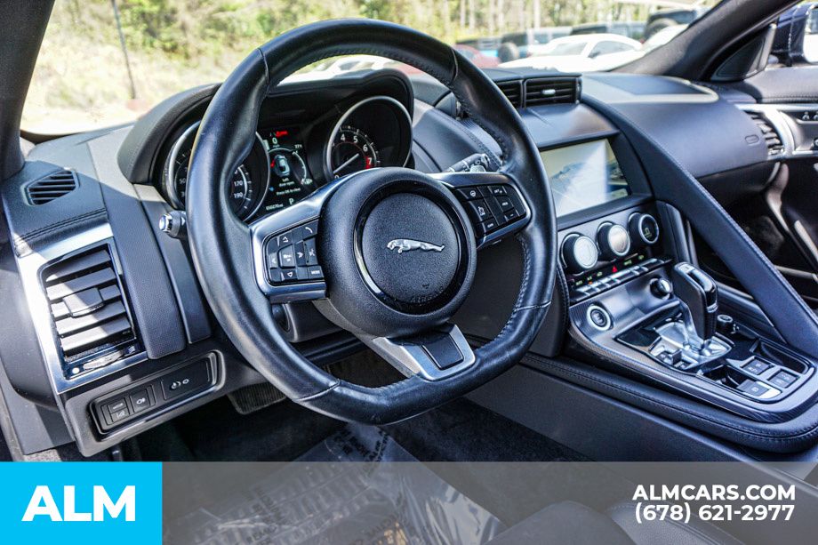 Used 2020 Black Jaguar R-Dynamic image 31