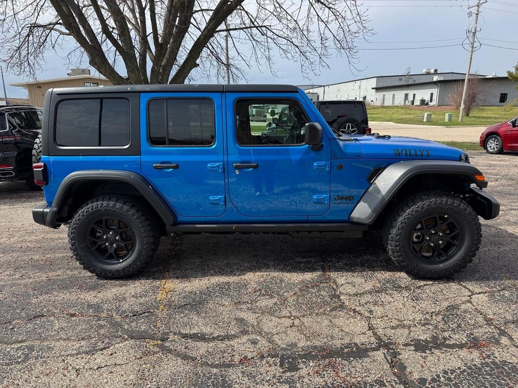 View vehicle photo 2