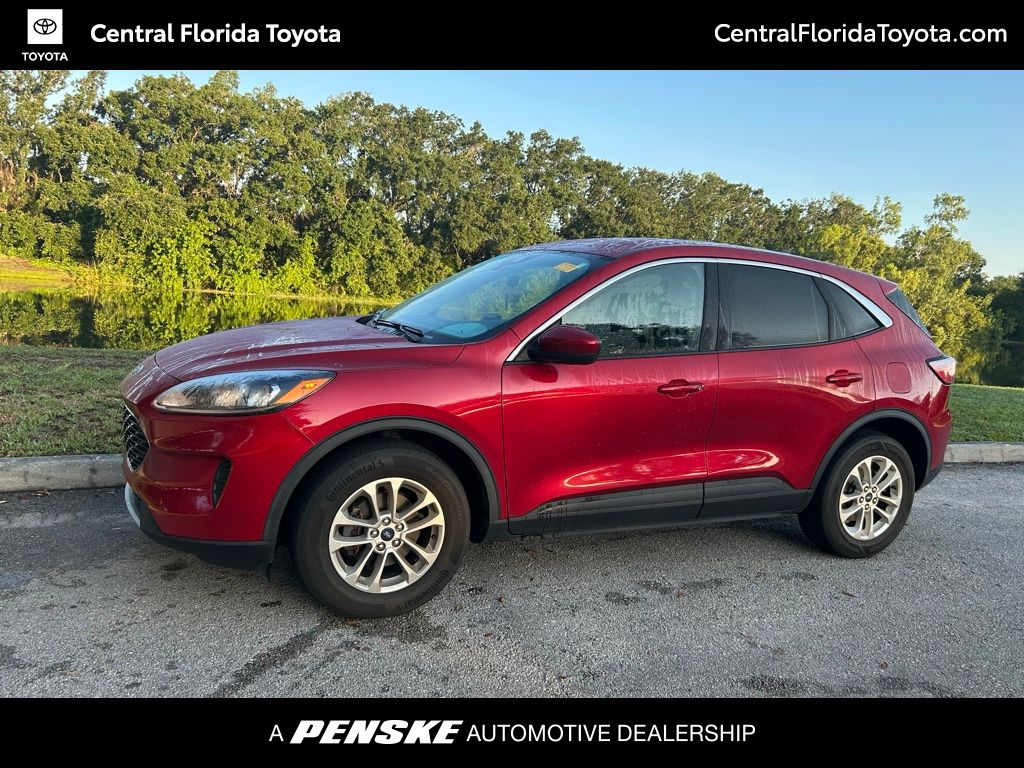 2021 Ford Escape SE Hero Image
