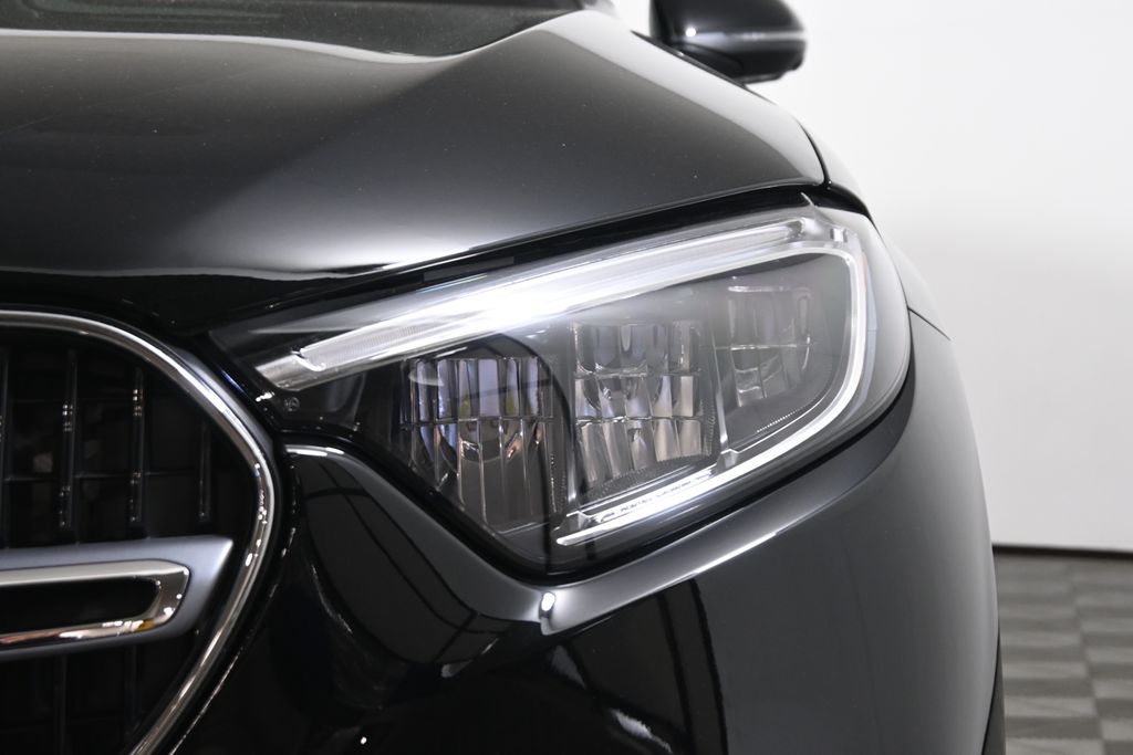 Thumbnail: 2026 Mercedes-Benz GLC - 11