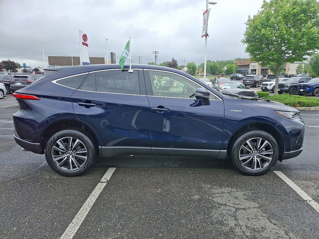 2021 Toyota Venza LE 7