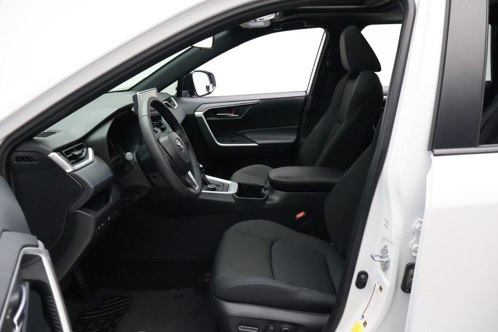 Thumbnail: 2025 Toyota RAV4 - 14