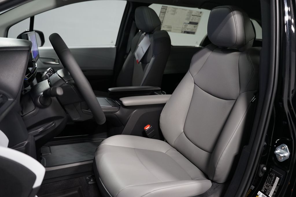 Thumbnail: 2025 Toyota Sienna - 27