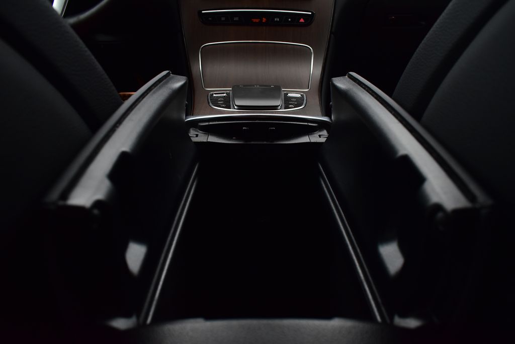 Thumbnail: 2022 Mercedes-Benz GLC - 23