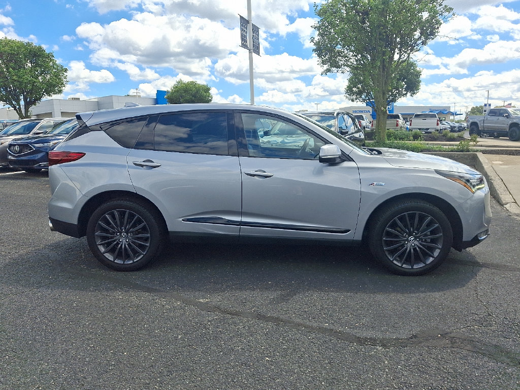 Thumbnail: 2023 Acura RDX - 7