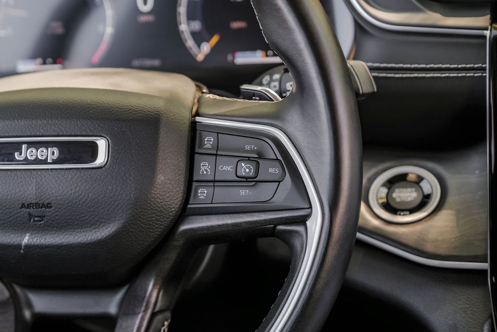 used 2022 Jeep Grand Cherokee car, priced at $28,000