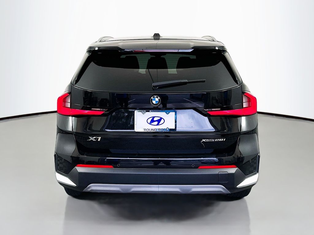 Thumbnail: 2023 BMW X1 - 6