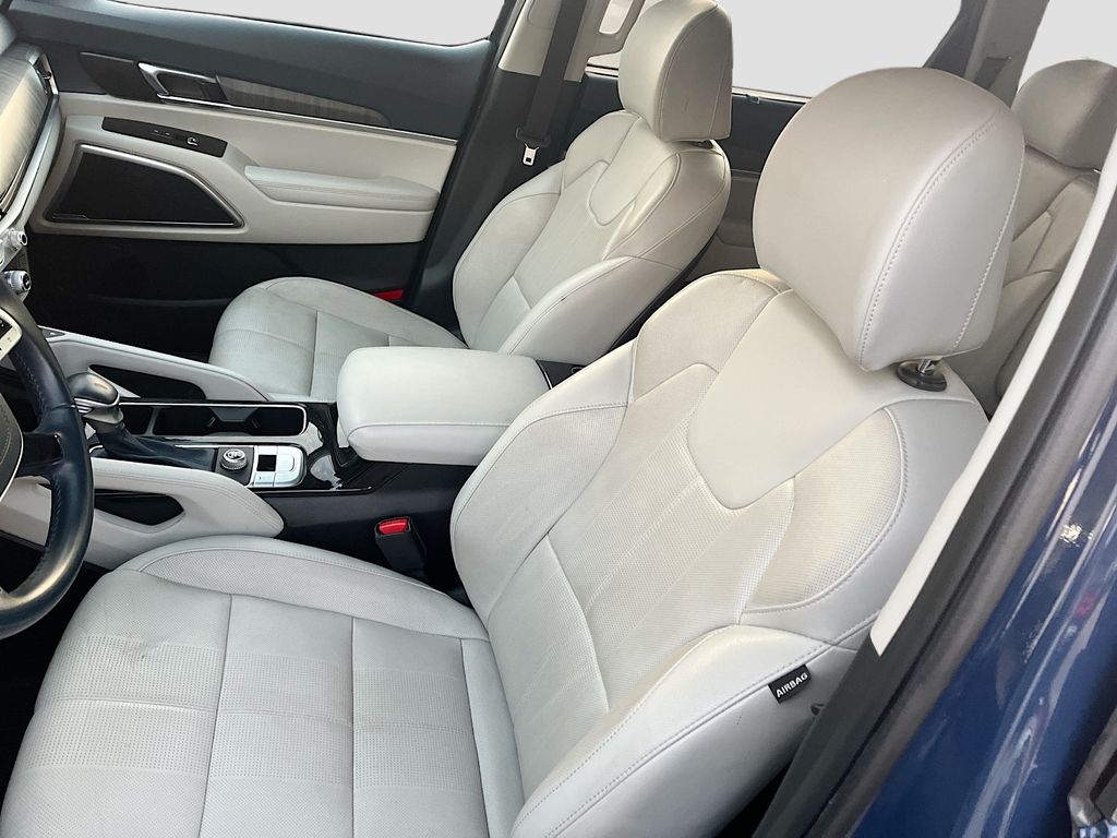 Used 2023 Black Kia EX image 20