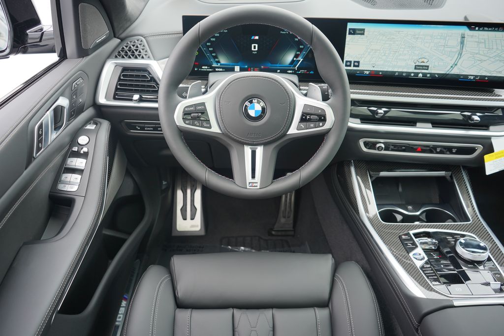 2025 BMW X7 M60i 16