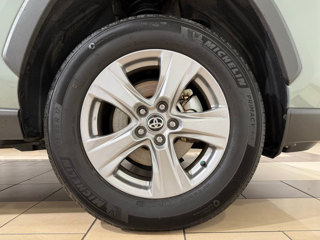 Thumbnail: 2023 Toyota RAV4 - 9