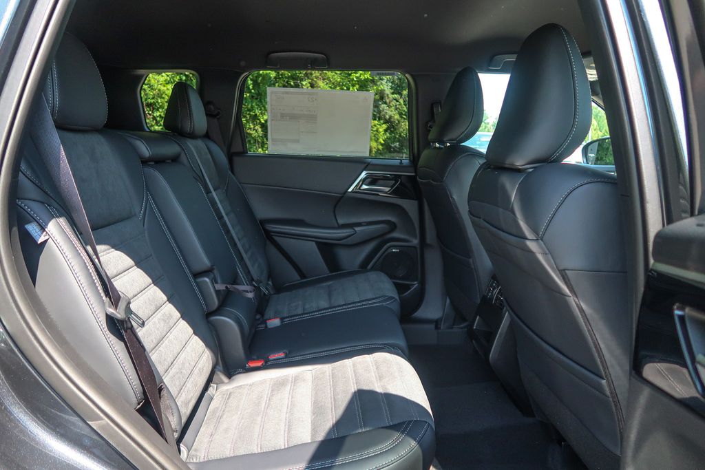 2026 Mitsubishi Outlander LE 2.5 S-AWC