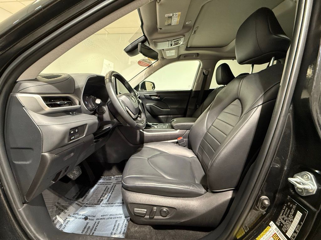 Thumbnail: 2024 Toyota Highlander - 13