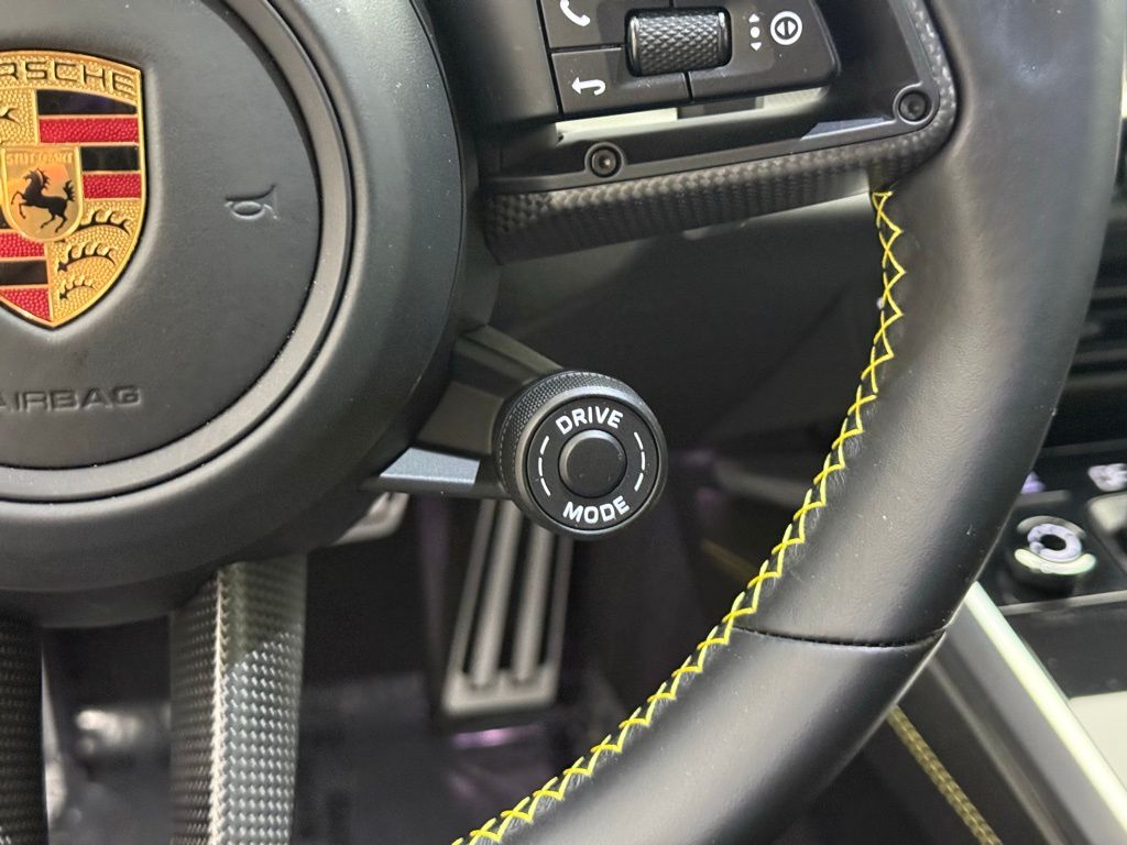 2022 Porsche 911 Turbo S 15