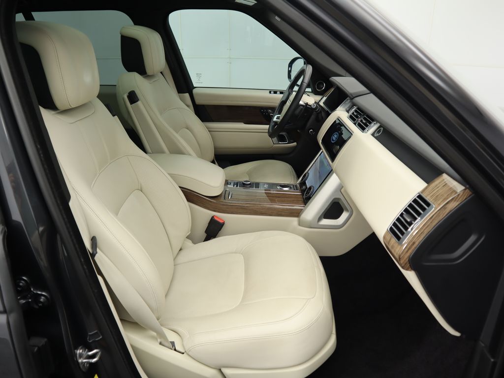 Thumbnail: 2022 Land Rover Range Rover - 20